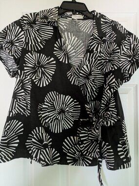 Van Heusen wrap around blouse Black and White Size XL